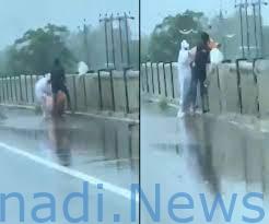 ಪಿಪಿಇ ಕಿಟ್‌ನಲ್ಲಿದ್ದ ಮೃತ ದೇಹವನ್ನು ನದಿಗೆ ಎಸೆಯುವ ವಿಡಿಯೋ ವೈರಲ್‌ ಆದ ನಂತರ ಇಬ್ಬರ ಬಂಧನ