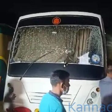 ಪ್ರಕಾಶ್ ಝಾ  ವೆಬ್ ಸೀರೀಸ್  ಆಶ್ರಮ’ದ ಸೆಟ್‌ ಧ್ವಂಸಗೊಳಿಸಿದ ಭಜರಂಗದಳದ ಕಾರ್ಯಕರ್ತರು