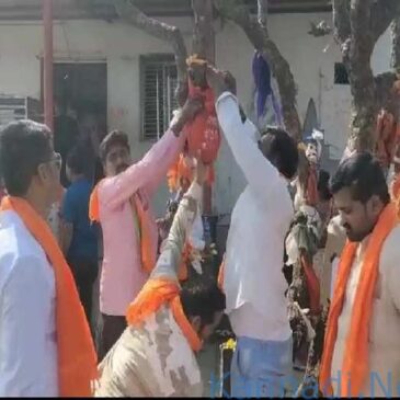 ಬೆಳಗಾವಿಯಿಂದ ಬೇರ್ಪಡಿಸಿ ಪ್ರತ್ಯೇಕ ಅಥಣಿ ಜಿಲ್ಲೆ ರಚನೆಗೆ ದೇವರಿಗೆ ಮೊರೆ, ಅಂಜನಾದ್ರಿ ಬೆಟ್ಟದಲ್ಲಿ ತೆಂಗಿನಕಾಯಿ ಕಟ್ಟಿ ಸಂಕಲ್ಪ..!