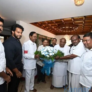 ಬೆಂಗಳೂರಲ್ಲಿ ದೇವೇಗೌಡರನ್ನು ಭೇಟಿ ಮಾಡಿದ ತೆಲಂಗಾಣ ಸಿಎಂ ಕೆಸಿಆರ್: ತೃತೀಯ ರಂಗ ಬಲವರ್ಧನೆ ಕುರಿತು ಮಹತ್ವದ ಚರ್ಚೆ