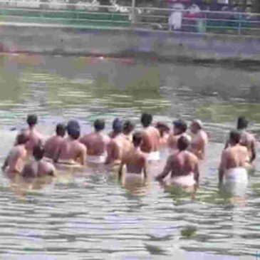 ಧಾರ್ಮಿಕ ವಿಧಿವಿಧಾನದ ವೇಳೆ ದೇವಸ್ಥಾನದ ಕೆರೆಯಲ್ಲಿ ಮುಳುಗಿ 5 ಮಂದಿ ಸಾವು
