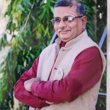 ಕ್ರಿಯಾಶೀಲ ವ್ಯಕ್ತಿತ್ವದ ನಿವೃತ್ತ ಗ್ರಂಥಪಾಲಕ ವೈ. ಬಿ. ಕೊರಡೂರ ʼಅಭಿನಂದನಾ ಗ್ರಂಥʼ ಲೋಕಾರ್ಪಣೆ