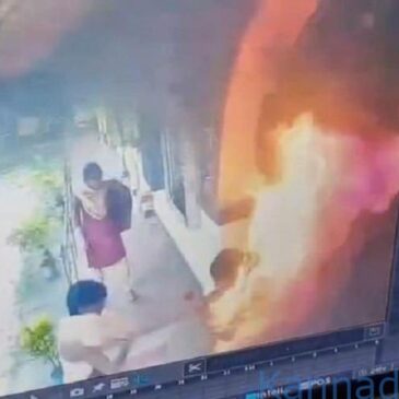 ಶಿಕ್ಷಕನಿಂದ ಲೈಂಗಿಕ ಕಿರುಕುಳ : ಕಾಲೇಜು ಆವರಣದಲ್ಲೇ ಬೆಂಕಿ ಹಚ್ಚಿಕೊಂಡ ವಿದ್ಯಾರ್ಥಿನಿ…!