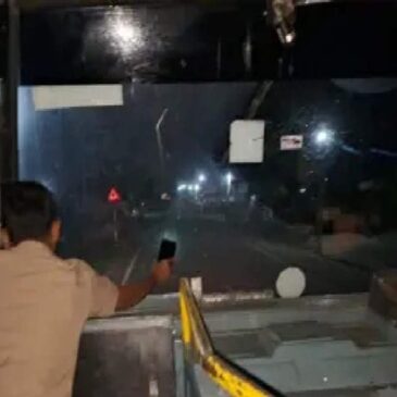 ಕಲಬುರಗಿ : ಮೊಬೈಲ್ ಟಾರ್ಚ್ ಬೆಳಕಲ್ಲಿ ಬಸ್ ಚಲಾಯಿಸಿದ ಚಾಲಕ ; ವಿಡಿಯೋ ವೈರಲ್‌