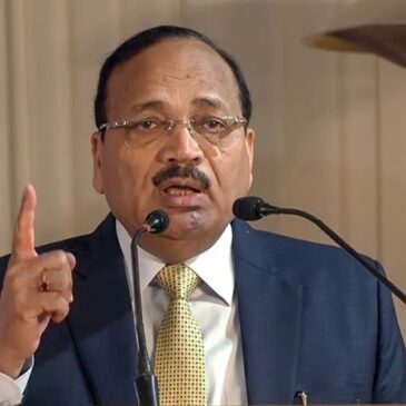 “ಇದು ವಿದ್ಯಾರ್ಥಿಗಳು ಮತ್ತು ನನ್ನ ನಡುವಿನ ವಿಚಾರ”: ಬಾರ್ ಕೌನ್ಸಿಲ್ ಆದೇಶಕ್ಕೆ ಸಿಜೆಐ ಸೂರ್ಯಕಾಂತ ತೀವ್ರ ಅಸಮಾಧಾನ
