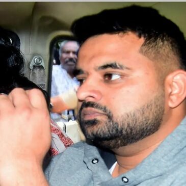 ಪರಪ್ಪನ ಅಗ್ರಹಾರ ಜೈಲಿನ ಮೇಲೆ ಸಿಸಿಬಿ ದಾಳಿ : ಪ್ರಜ್ವಲ್‌ ರೇವಣ್ಣ ಬ್ಯಾರಕ್‌ನಲ್ಲಿ ಮೊಬೈಲ್‌ ಪತ್ತೆ