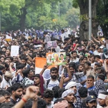ದೆಹಲಿ ಪ್ರತಿಭಟನೆಗಳಿಂದ ವ್ಯಾಪಾರಿಗಳಿಗೆ ₹3000 ಕೋಟಿ ನಷ್ಟ ; ದೀಪಾವಳಿವರೆಗೂ ಮುಂದುವರಿದ್ರೆ ₹10000 ಕೋಟಿ ನಷ್ಟದ ಆತಂಕ !