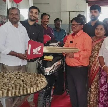 ಮೂರು ವರ್ಷಗಳಿಂದ ಉಳಿಸುತ್ತ ಬಂದ ₹10ರ ನಾಣ್ಯಗಳಿಂದ ₹1.23 ಲಕ್ಷದ ಹೋಂಡಾ ಆಕ್ಟಿವಾ ಖರೀದಿಸಿದ ವ್ಯಕ್ತಿ !